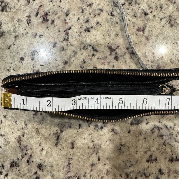 DKNY Wristlet Wallet Faux Snakeskin Leather‎ Clutch - Picture 7 of 11